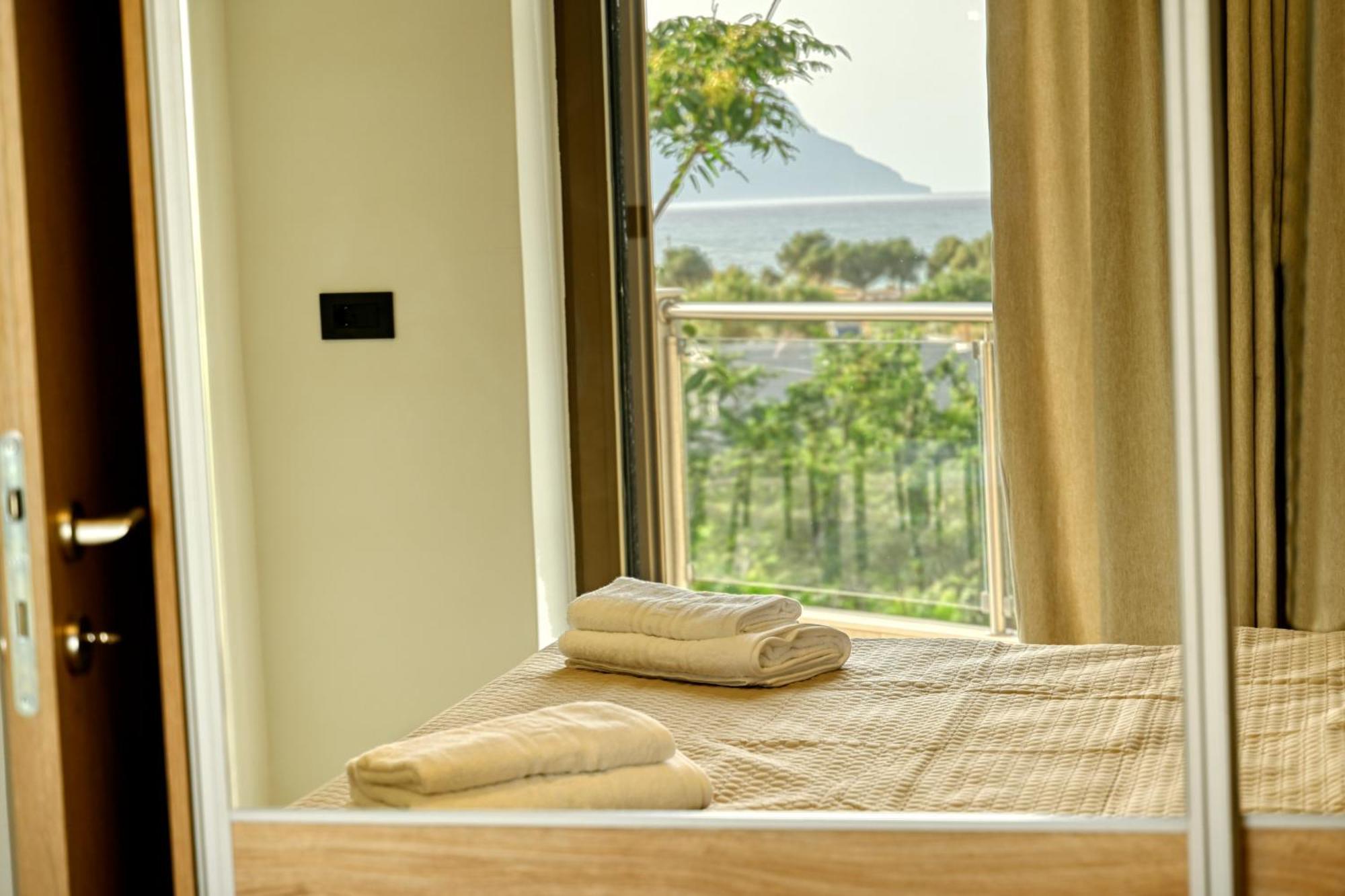 Eagle Bay Loft Apartment Kissamos Luaran gambar